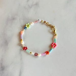 18k Gold Plated Flower Bracelet: Freshwater Pearl Beaded Bracelet