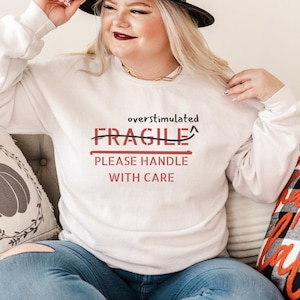 Moletom Neurodivergente Superestimulado para Conscientização sobre Autismo, TDAH e TPB | Presente Inclusivo de Tamanho Não Binário | Produtos de Humor para TDAH Adulto |