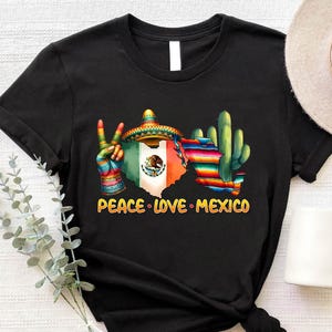 Peace Love Mexiko Karte Shirt, trendige mexikanische Flagge und Liebe Design, perfekt für Travel Mexiko Liebhaber Shirt, coole Karte Liebe Design für Mexikaner