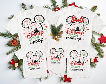 Spersonalizowana świąteczna koszulka Disney Myszka Miki i Minnie z motywem Disney 2025, spersonalizowana świąteczna koszulka rodzinna Disney, świąteczna koszulka rodzinna, Disneyland Xmas