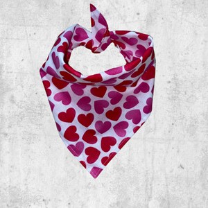 Valentine&#39;s Day pink purple hearts on white