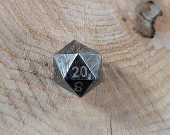 Dado D20 de 18 mm - Acero de Damasco NUEVO / Acero forjado a mano / Acero de Damasco / Dados de juego / LARP / Regalo para jugadores
