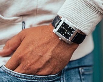 Rechteckige Herrenuhr, schwarzes Zifferblatt, gebürstetes Stahlgehäuse, stilvolle und maskuline Uhr für Herren - Einzigartige Herrenuhr - Personalisieren Sie Ihre Uhr