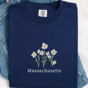 Comfort Colors Massachusetts T-Shirt, Embroidered Massachusetts State Flower Shirt, Mayflower Shirt, Custom Embroidered Massachusetts Shirt