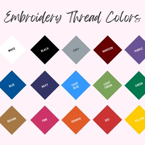 Peut inclure: Un nuancier de fils &agrave; broder, montrant 15 couleurs diff&eacute;rentes en forme de losange. Les couleurs sont : blanc, noir, gris, marron, violet, bleu, marine, bleu clair, vert clair, vert, marron, rose, orange, rouge et jaune.
