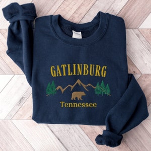 Gatlinburg Tennessee Sweatshirt, Embroidered Gatlinburg Crewneck Sweater, Gatlinburg Tennessee Shirt, Custom Embroidered Mountain Sweatshirt
