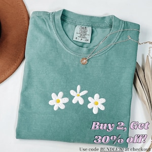 Comfort Colors Daisy Shirt, Embroidered Comfort Colors Shirt, Embroidered Flower Shirt, Custom Daisies T-Shirt, Vintage Spring Shirt