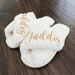 Gifts for Her, Fluffy Slippers, Personalized Bridal Slippers, Bridesmaid Slippers, Bridesmaids Gifts, Bachelorette Gift, Honeymoon Gift