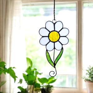 White Daisy Flower Stained Glass nursery Decor stained glass, White Daisy Gift for Mother in Law, Garden Gift For Grandma, Gifts for Hers