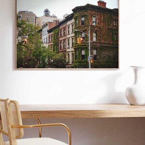 Horisontellt tryck av brunstensstenar i New Yorks Upper East Side | Klassisk New York-fotografi | Giclée-tryck av hög kvalitet | Väggkonst för lägenheter i New York bild 3