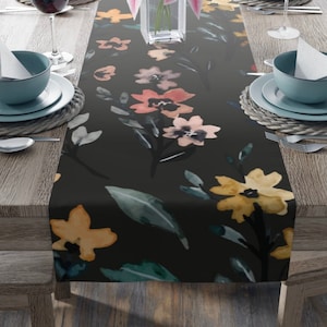 William Morris Floral Table Runner: Spring Botanical Design (16 × 72)
