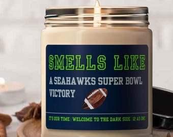 Vela de la victoria del Super Bowl de los Seahawks, decoración para el día del partido, regalo divertido para fans de los Seahawks, vela única de la suerte de los Seahawks, 257 g / Somos 12