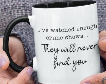 Taza divertida de crímenes reales, regalo de Halloween, para fans de programas de crímenes.
