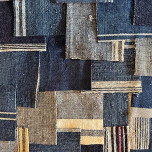 30 pieces of vintage Indigo Grain Sack Fabric Squares – Handwoven Cotton Patchwork Pieces