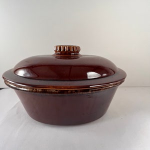 Hull Brown Drip Glaze Pot