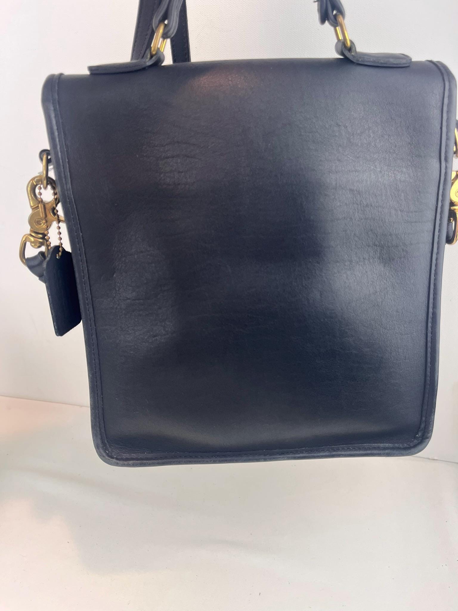 Coach Station Bag 1993 Crossbody Style #5130 Navy Blue #0828-342
