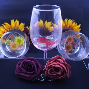 Handcrafted wine glass, custom wine Glass, wine glass with real Flowers, Pressed Flower, Floral Wine Glass, Unique Wine Lover Gift