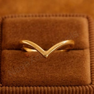 14k Gold Wishbone Ring, Solid Gold Chevron Stacking Ring, Curved Wedding Band, Womens V Shaped Ring, Stackable Thin Gold Band, Contour Ring