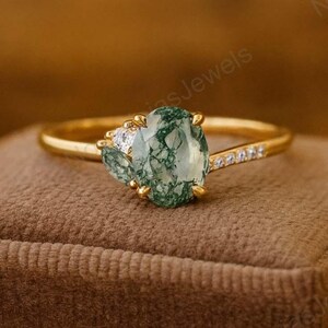 Oval cut moss agate ring gold silver vintage moss agate engagement ring yellow gold unique alternative cluster engagement ring diamond ring