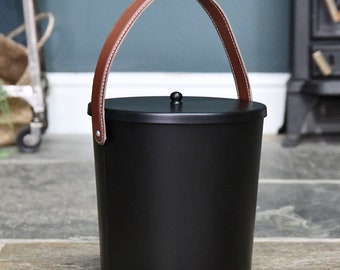25 cm Robust Black Steel Ash Bucket with Leather Strap/Tidy Home/ Traditional Style, Winter, Christmas, Fireplace Bucket, Handy Fireplace