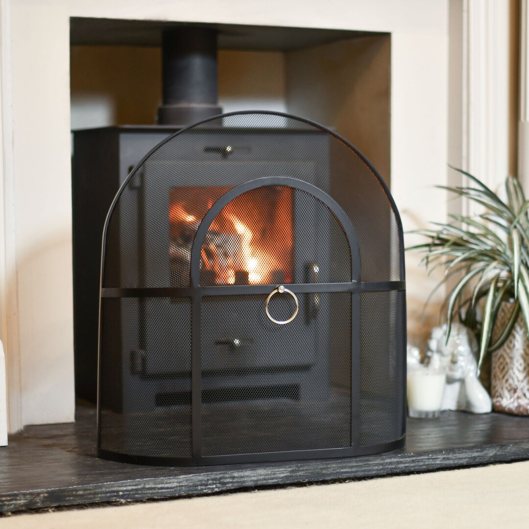 Black Arched Fire Guard With Circular Handle/easily Maneuverable Guard ...