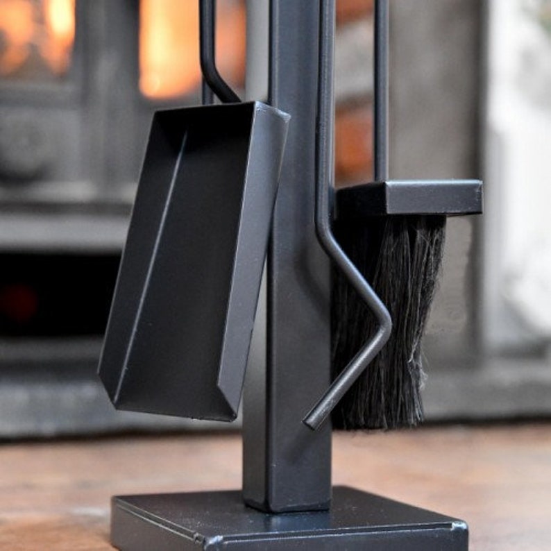 Bestselling 40.5cm Black Fireside Tools Companion Set/ Metal Fireside Tools, Ash Pan and Brush, Tongs and Fire Iron, Poker, Metalworks Bild 5