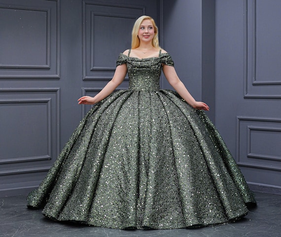 dark green quinceanera dress Lace Beaded Green Ball Gown Quinceanera Dress Long Sleeves Graduation Dresses Green / US12