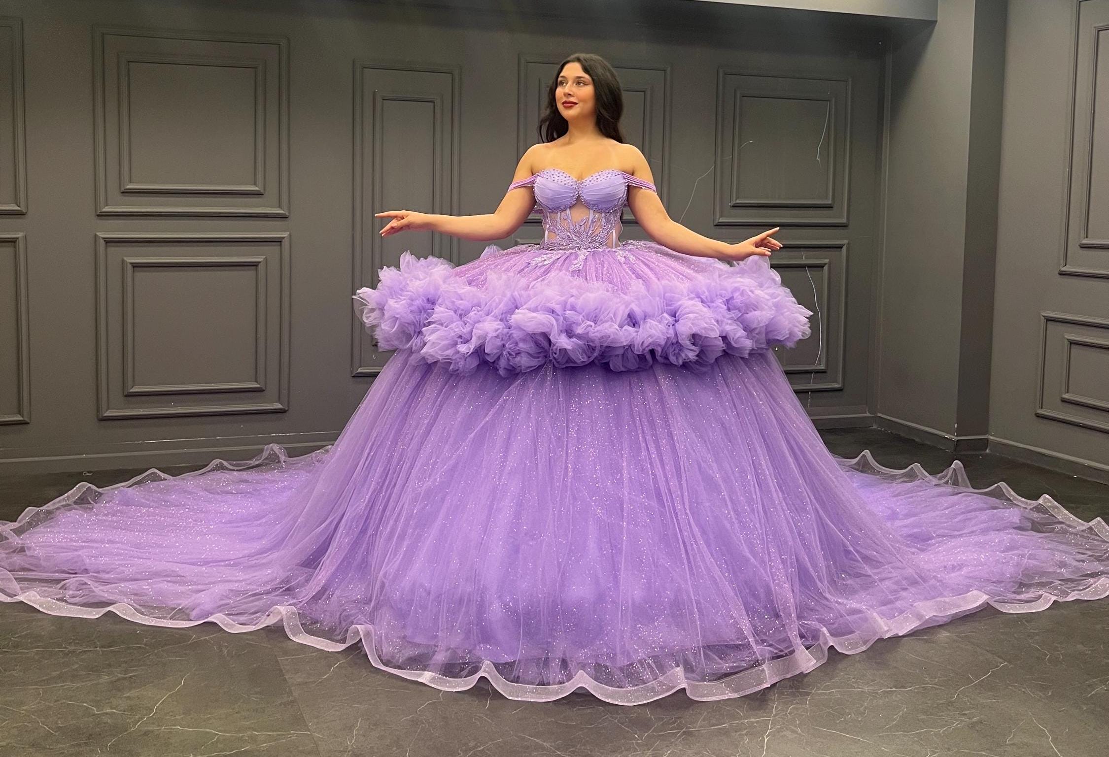 ライラック キンセアニェーラ ドレス、ライラック ウェディング ドレス