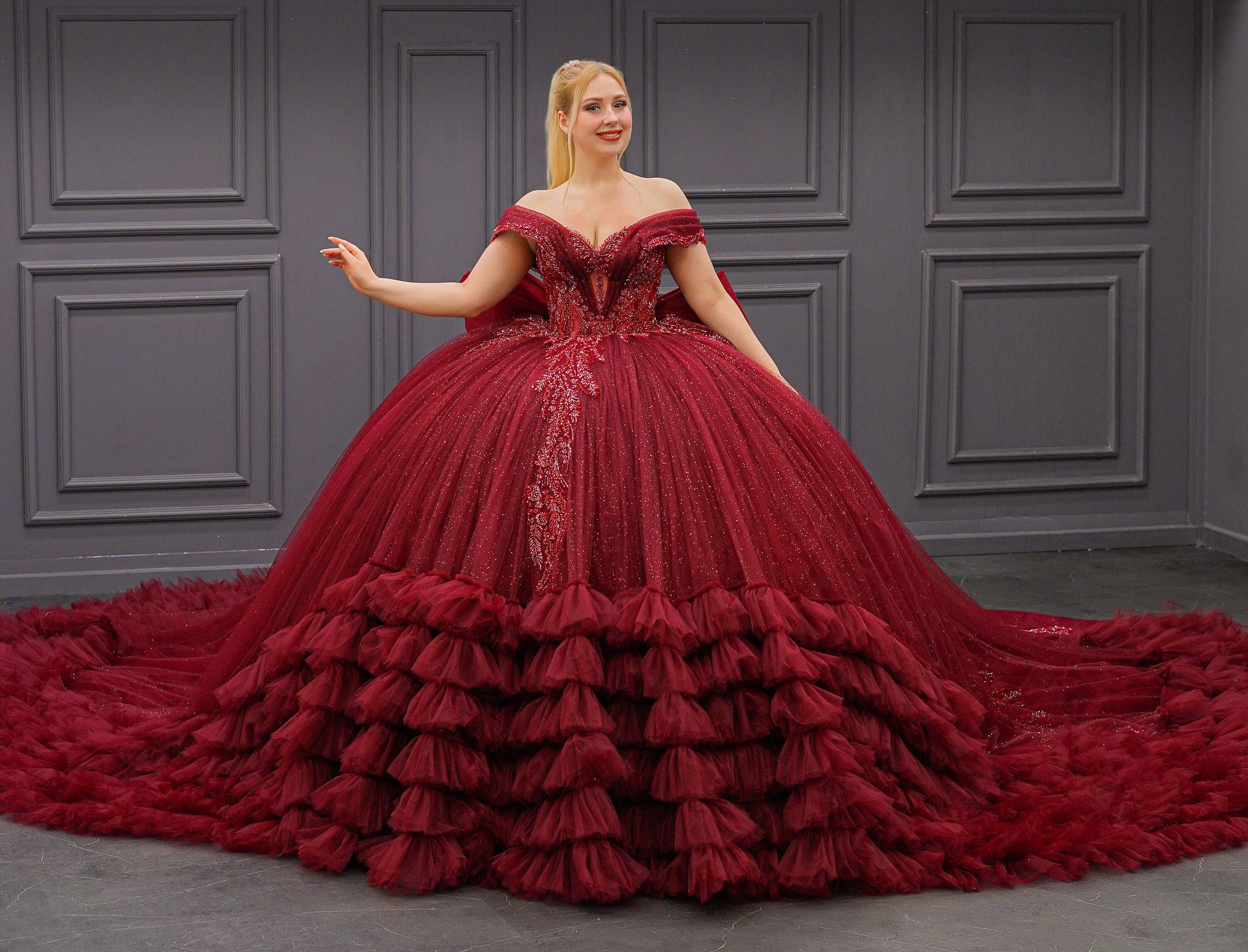 バーガンディ色のキンセアニェーラドレス、バーガンディ色のウェディングドレス - Etsy 日本, image size:3000x2288