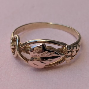 Size 5 Solid 10k Black Hills Gold Floral Ring