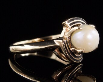 Size 5.5 Solid 10k Gold Pearl and Enamel Ring