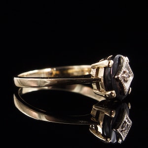 Size 5.75 Solid 10k Gold Onyx and Diamond Ring