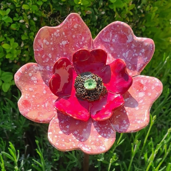 Keramikblumen - der immer blühende Hingucker für Ihren Garten oder Balkon