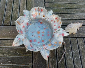 Ceramic bowl flower shape