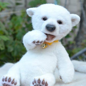 BESCHIKBAAR* KLAAR voor VERZENDING IJsbeerwelp Kunstpop Cullen - schattige berenjong baby - knuffeldier pluche handgemaakt