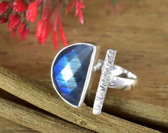 Adjustable Labradorite Ring ~ 925 Sterling Silver Half Moon Ring ~ Boho D-Shape Band For Women ~ Labradorite Statement Ring ~ R-0025