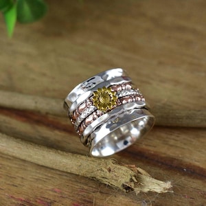 Boho Sterling Cart のスピニング フラワー リング – 925 スターリング シルバー ワイド バンド – 女性用サンフラワー フィジェット リング – ステートメント ジュエリー – R-0003