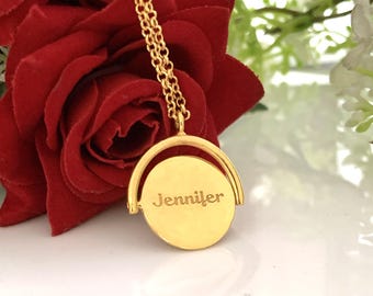 Collar con inicial giratoria • Colgante personalizado de doble cara con nombre • Delicada joyería de plata personalizada • Regalo único para ella