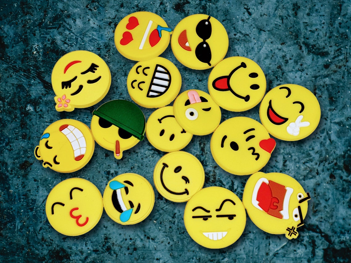 Emoji Jibbitz For Crocs Lindo Emoji Divertido Charms de Cara Etsy México