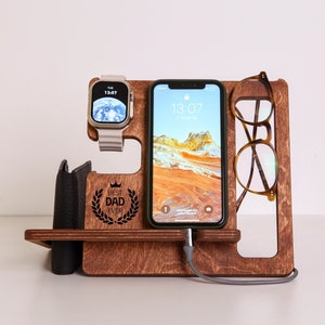 Personalized Docking Station for Fathers Day - Dad Gift Ideas - Charging Station - Daddy Gift - Papa Gift - Dad Christmas Gift - Best Dad