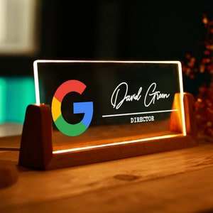 Placa de escritorio personalizada con base de madera - Regalos para nuevos trabajos - Placa de acrílico - Regalo para compañeros de trabajo - Accesorios de escritorio - Cumpleaños de compañeros de trabajo