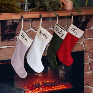 Medias navideñas personalizadas con nombre - Medias navideñas de terciopelo personalizadas - Medias con nombre - Medias familiares - Decoración navideña - 1 MEDIA