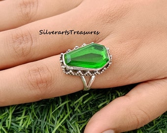Emerald Coffin Ring: 925 Sterling Silver Band Ring