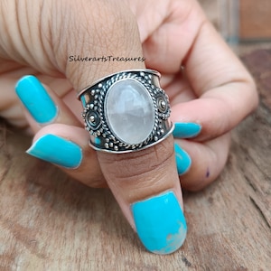 Moonstone Ring, Boho Ring, Gift For Her, 925 Sterling Silver, Stylish Ring, Silver Band Ring, Shining Ring, Trending Ring, Unique Ring.