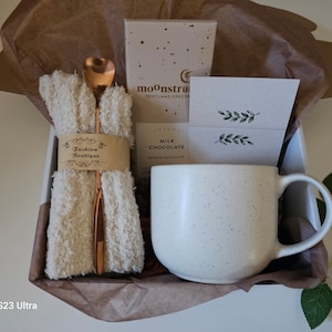 Mothers Gift Box, Gift Box for Grandma, Birthday Gift Set, Self Care Gift for Mom, Daughter to Mother Gift, Hygge Gift Box, Basket for Her