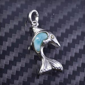 Vintage sterlingzilveren 925 handgemaakte dolfijn bedelhanger met Larimar, gestempeld 925