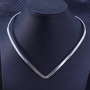 15”, vintage Mexican sterling silver 925 handmade choker collar V shaped necklace with latch, stamped 925 Mexico