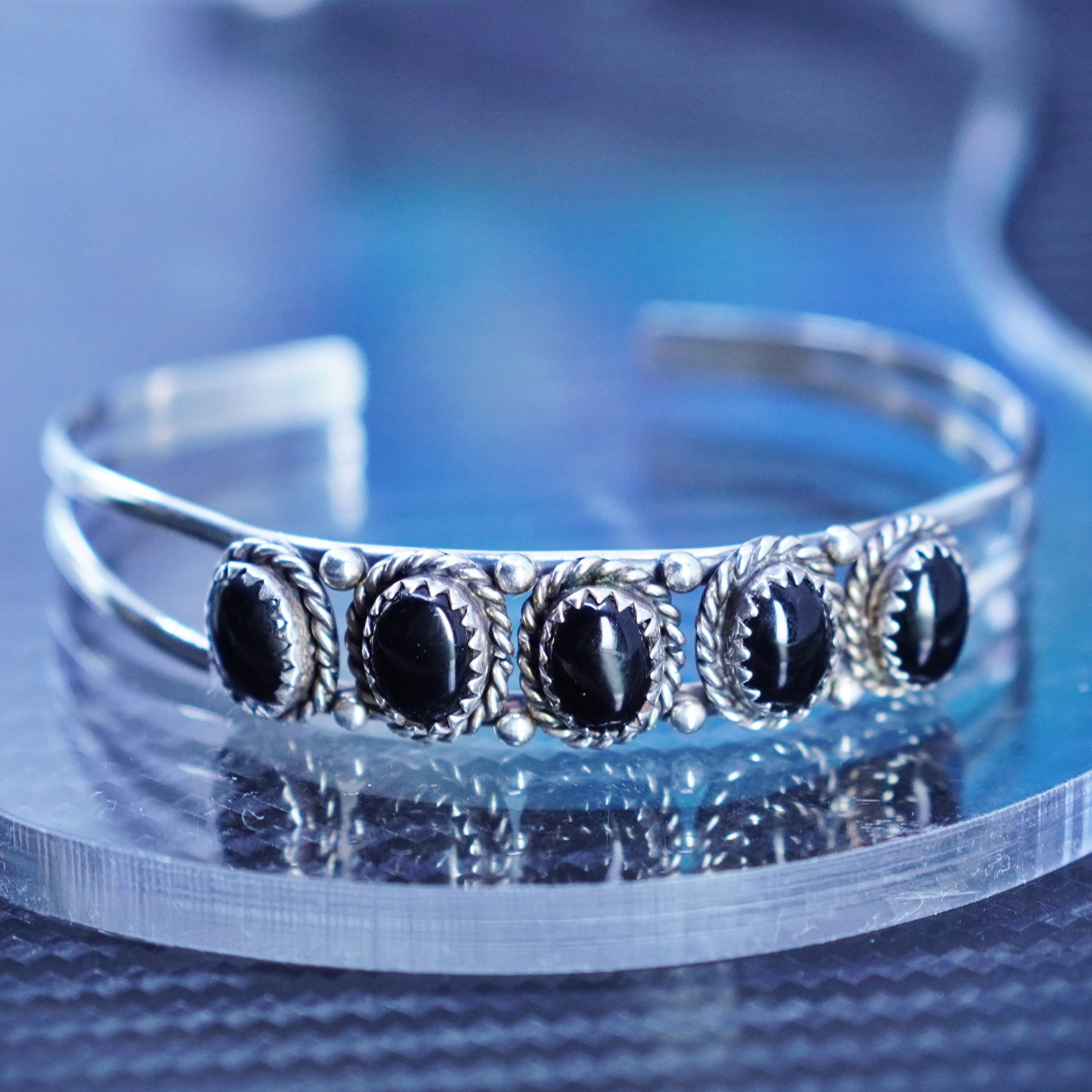 6インチ、ネイティブアメリカンのGilo & Grace Nakaiスターリング