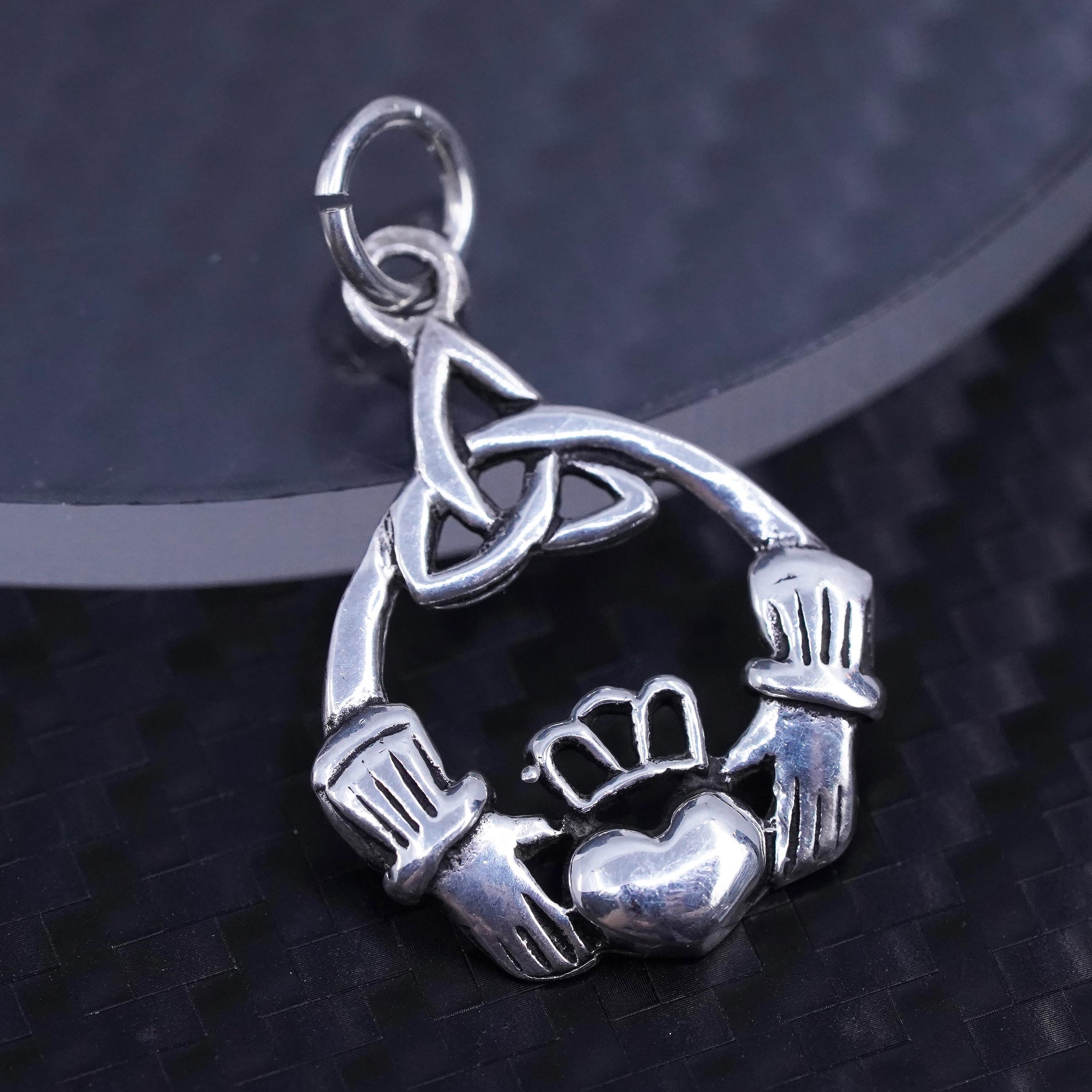 Ciondolo dell'amicizia Claddagh fatto a mano in argento sterling irlandese vintage, cuore 925 con mani, punzonato 925 - Italia
