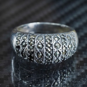 Size 6.75, vintage sterling silver 925 stackable band ring with marcasite, stamped 925